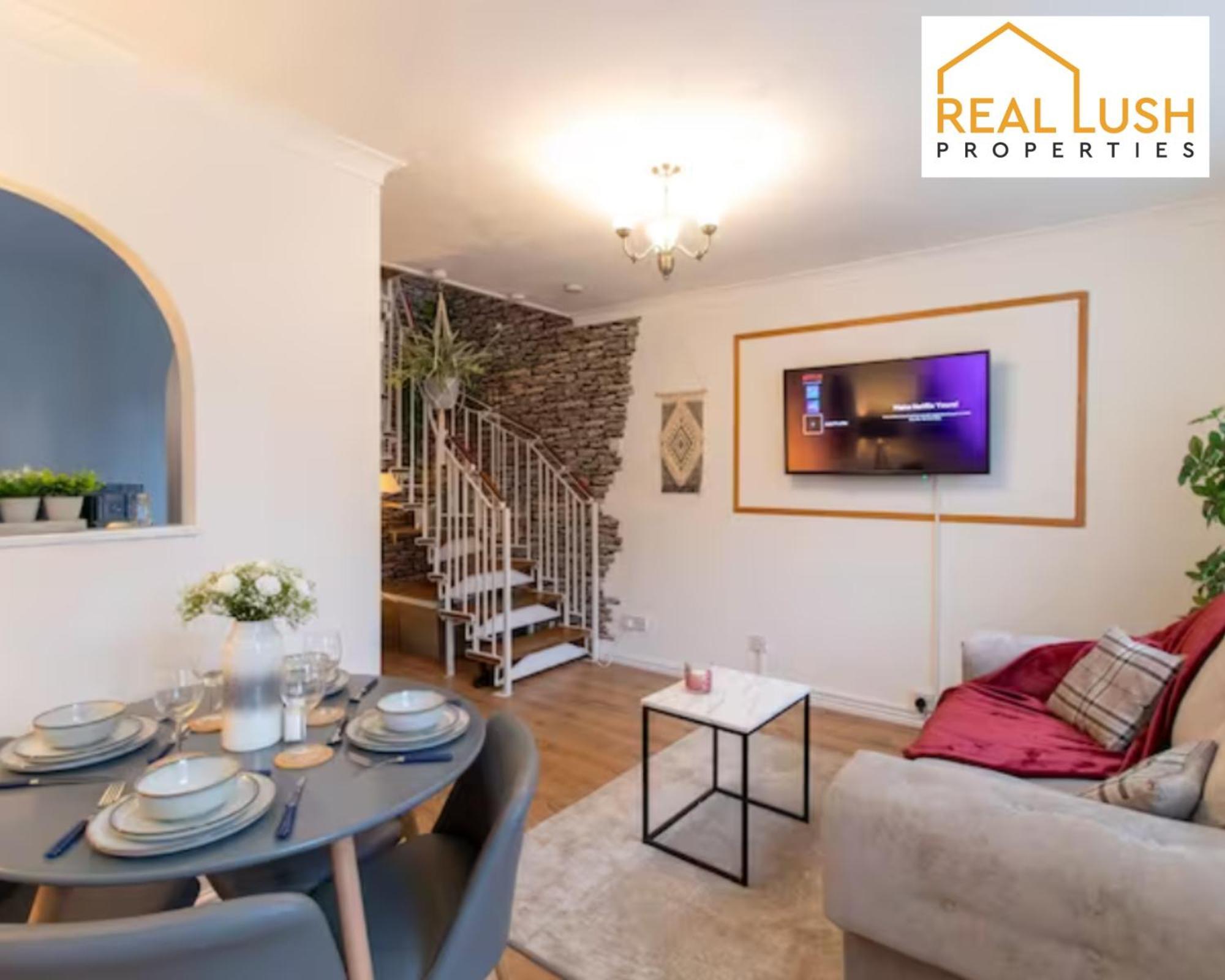 One-Bedroom Apartment By Real Lush Properties In Langsett Вулвергемптон Экстерьер фото